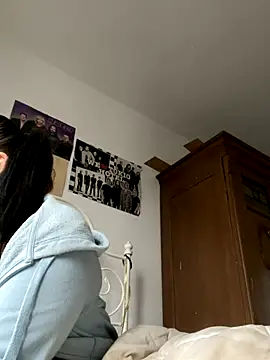 Snapshot of SweetieLina chatting on 10-08-25, 08:12 SweetieLina online show from 10-08-25, 08:12