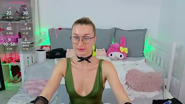 Snapshot of MysticRoxanne chatting on 11-26-25, 09:38 MysticRoxanne online show from 11-26-25, 09:38