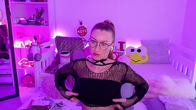 Snapshot of MysticRoxanne chatting on 12-01-25, 08:19 MysticRoxanne online show from 12-01-25, 08:19