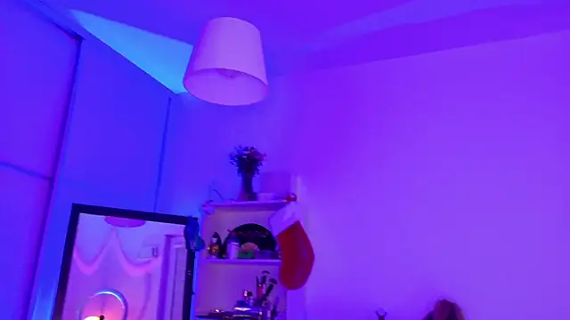 Snapshot of MysticRoxanne chatting on 12-04-25, 05:17 MysticRoxanne online show from 12-04-25, 05:17