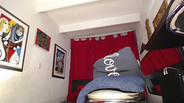 Samuel Zeuv  online show from 01-06-26, 05:11