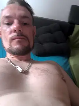 Snapshot of PURE24HATE chatting on 10-17-25, 01:35 PURE24HATE online show from 10-17-25, 01:35