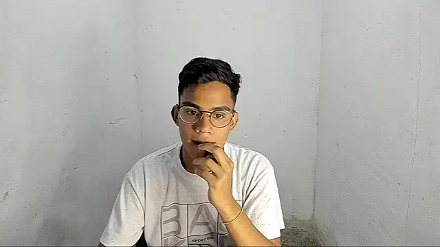 Snapshot of Deivi_colins_23 chatting on 10-08-25, 01:25 Deivi colins 23 online show from 10-08-25, 01:25