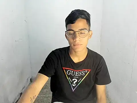Snapshot of Deivi_colins_23 chatting on 10-16-25, 12:22 Deivi colins 23 online show from 10-16-25, 12:22