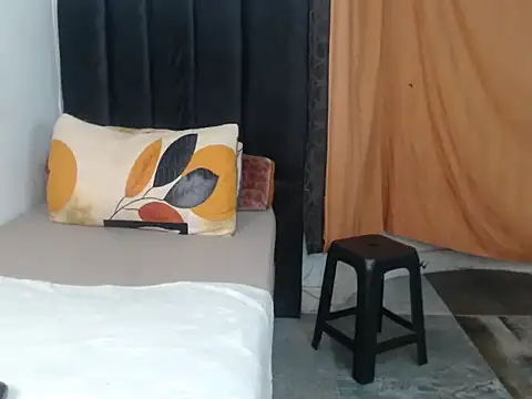 Snapshot of Black-RoseX chatting on 11-07-25, 04:29 Black-RoseX online show from 11-07-25, 04:29