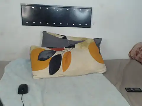 Snapshot of Black-RoseX chatting on 11-15-25, 08:44 Black-RoseX online show from 11-15-25, 08:44