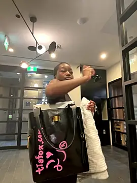 tia   fox online show from 01-13-26, 02:55