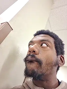 Snapshot of MrBigDickShow chatting on 11-03-25, 06:20 MrBigDickShow online show from 11-03-25, 06:20