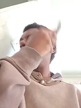 Snapshot of MrBigDickShow chatting on 11-06-25, 02:51 MrBigDickShow online show from 11-06-25, 02:51