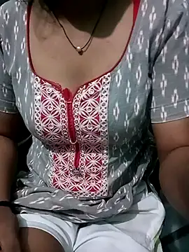 Snapshot of Pihu-56 chatting on 11-05-25, 02:22 Pihu-56 online show from 11-05-25, 02:22