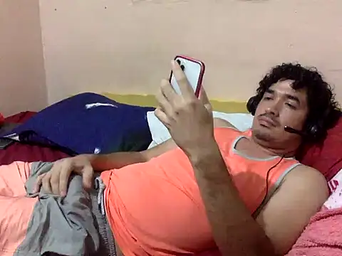 Snapshot of ThiagoDeseo chatting on 09-30-25, 12:15 ThiagoDeseo online show from 09-30-25, 12:15