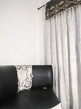 RobertaxGutierrez online show from 10-15-25, 08:14