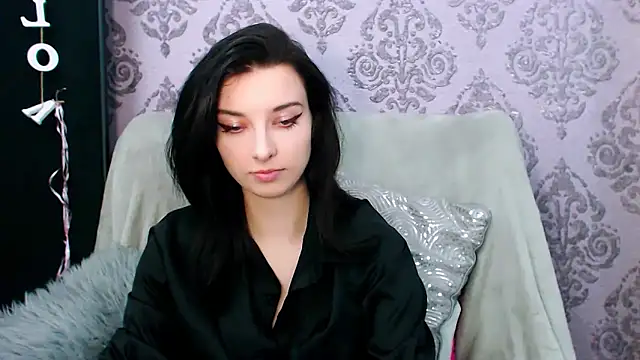 DominantLuna online show from 11-23-25, 08:41