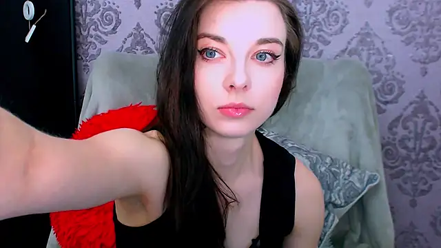 Snapshot of DominantLuna chatting on 05-20-26, 07:42 DominantLuna online show from 05-20-26, 07:42