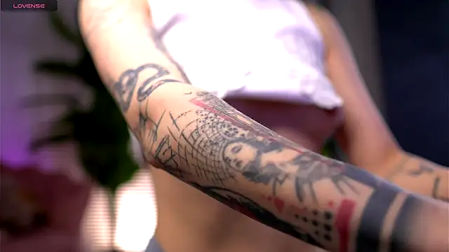 SerenaVelour online show from 11-29-25, 02:31