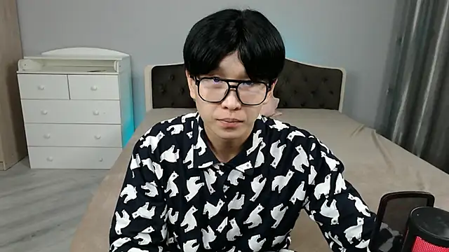 KaiChicken online show from 12-04-25, 09:34