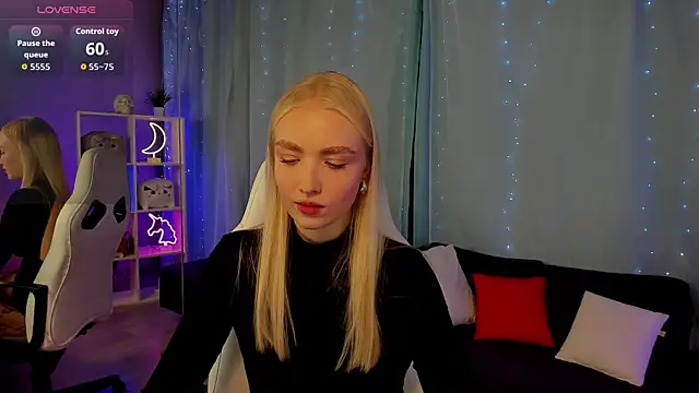 Snapshot of TessaGrays chatting on 11-04-25, 10:25 TessaGrays online show from 11-04-25, 10:25