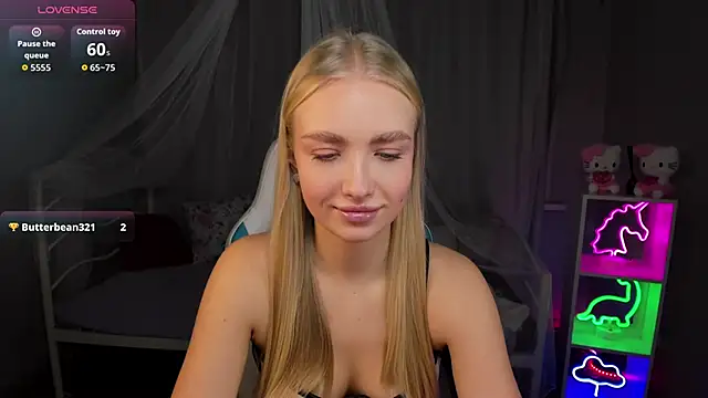 Snapshot of TessaGrays chatting on 11-22-25, 11:53 TessaGrays online show from 11-22-25, 11:53