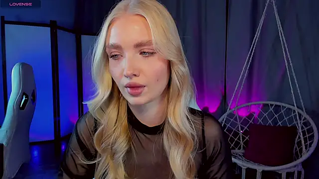 Snapshot of TessaGrays chatting on 12-22-25, 07:49 TessaGrays online show from 12-22-25, 07:49