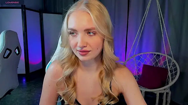 Snapshot of TessaGrays chatting on 01-13-26, 02:33 TessaGrays online show from 01-13-26, 02:33