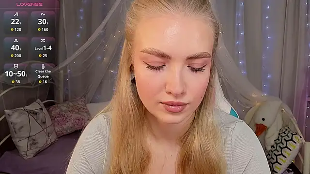 Snapshot of TessaGrays chatting on 01-14-26, 07:14 TessaGrays online show from 01-14-26, 07:14