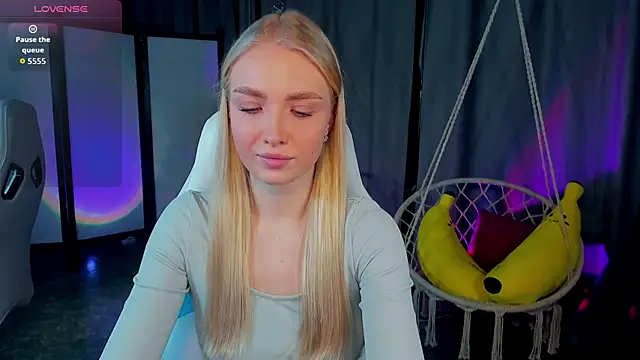 Snapshot of TessaGrays chatting on 02-01-26, 10:25 TessaGrays online show from 02-01-26, 10:25