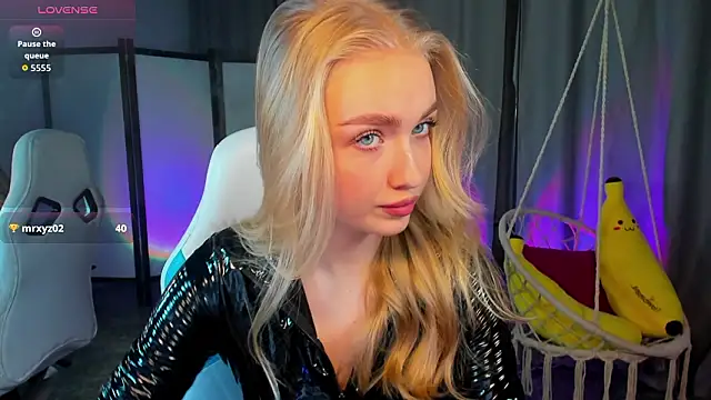 Snapshot of TessaGrays chatting on 02-08-26, 08:07 TessaGrays online show from 02-08-26, 08:07