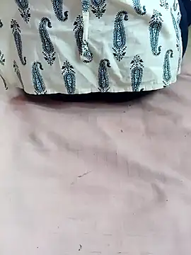 Snapshot of Kanneeswari chatting on 11-21-25, 01:37 Kanneeswari online show from 11-21-25, 01:37