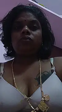 Snapshot of Kanneeswari chatting on 11-24-25, 11:48 Kanneeswari online show from 11-24-25, 11:48