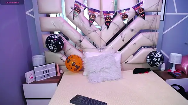 Jazmin ny online show from 10-17-25, 01:46