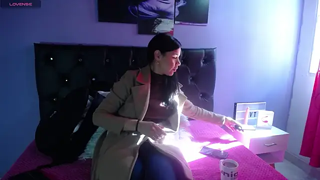 Jazmin ny online show from 11-25-25, 01:33