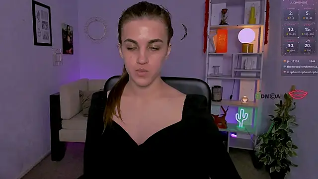Snapshot of lina_fox12 chatting on 05-11-26, 04:04 lina fox12 online show from 05-11-26, 04:04