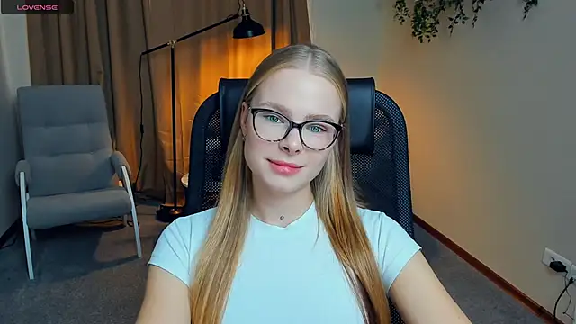 LibbyVenzeio online show from 10-02-25, 09:38