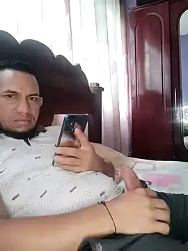 Snapshot of fayola20 chatting on 09-29-25, 06:24 fayola20 online show from 09-29-25, 06:24