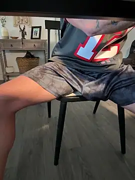 Beefkakey82 online show from 11-17-25, 04:24