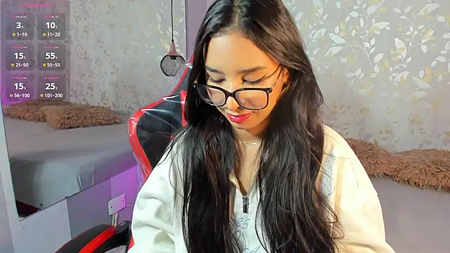 Luciaoregon online show from 10-22-25, 12:49