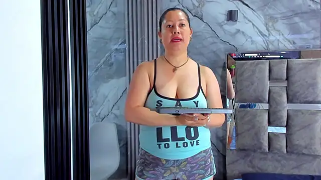 Marianasmitt online show from 10-12-25, 12:04