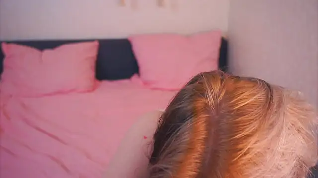 EviaVanveen online show from 12-04-25, 07:39