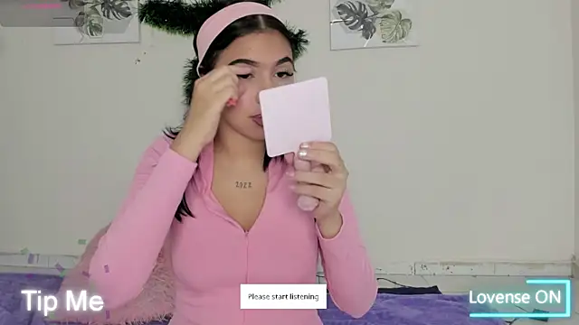 Ainoa Pink online show from 12-03-25, 12:36