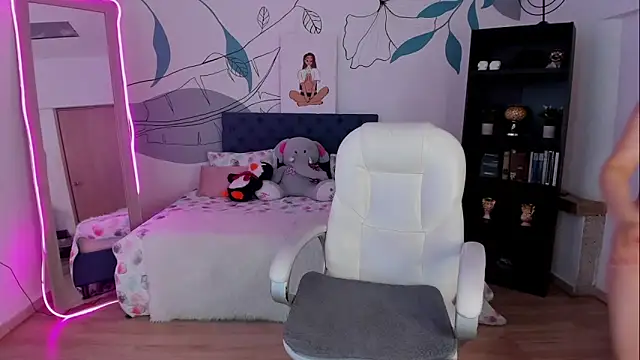 Goth Alice online show from 12-14-25, 07:29