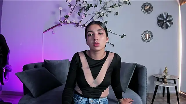 cloe taylor   online show from 11-23-25, 01:33