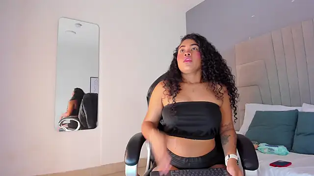 lanna jones  online show from 10-15-25, 12:49