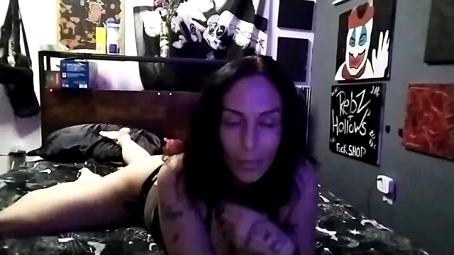 Snapshot of inkdhollow1 chatting on 10-22-25, 03:18 inkdhollow1 online show from 10-22-25, 03:18