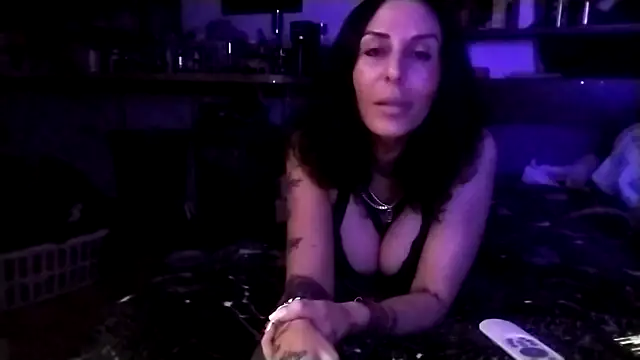 Snapshot of inkdhollow1 chatting on 10-25-25, 03:03 inkdhollow1 online show from 10-25-25, 03:03