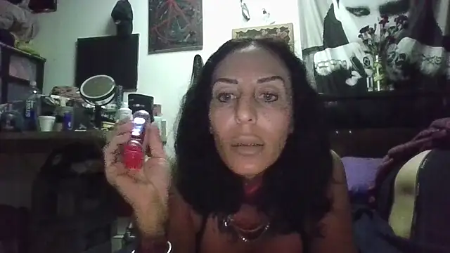 Snapshot of inkdhollow1 chatting on 11-04-25, 05:17 inkdhollow1 online show from 11-04-25, 05:17