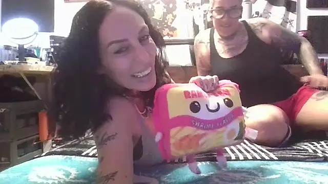 Snapshot of inkdhollow1 chatting on 11-20-25, 03:39 inkdhollow1 online show from 11-20-25, 03:39