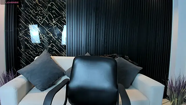 VenusCooper online show from 11-10-25, 06:51