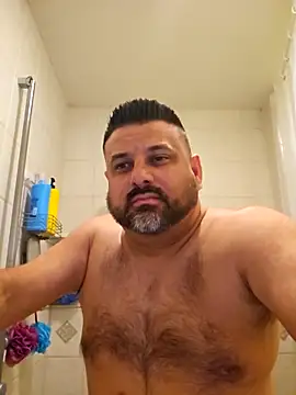 Roddog18 online show from 12-20-25, 07:26