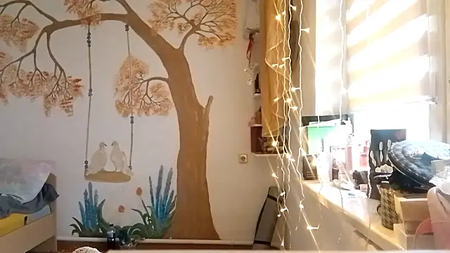 Snapshot of CarynFlaryn chatting on 10-16-25, 05:30 CarynFlaryn online show from 10-16-25, 05:30