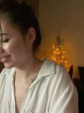 AlmaryKim online show from 12-25-24, 12:27